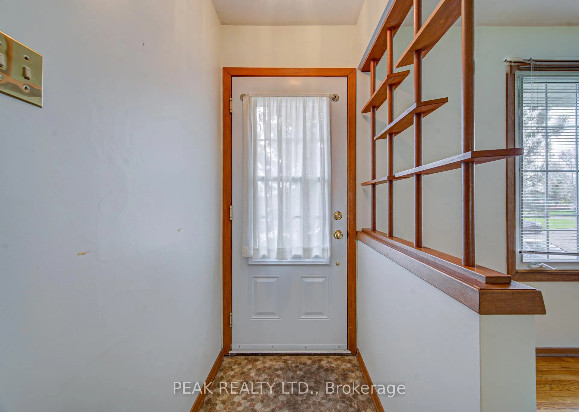 Photo 5 of 16 Centennial Crescent, Wilmot — HOMEH