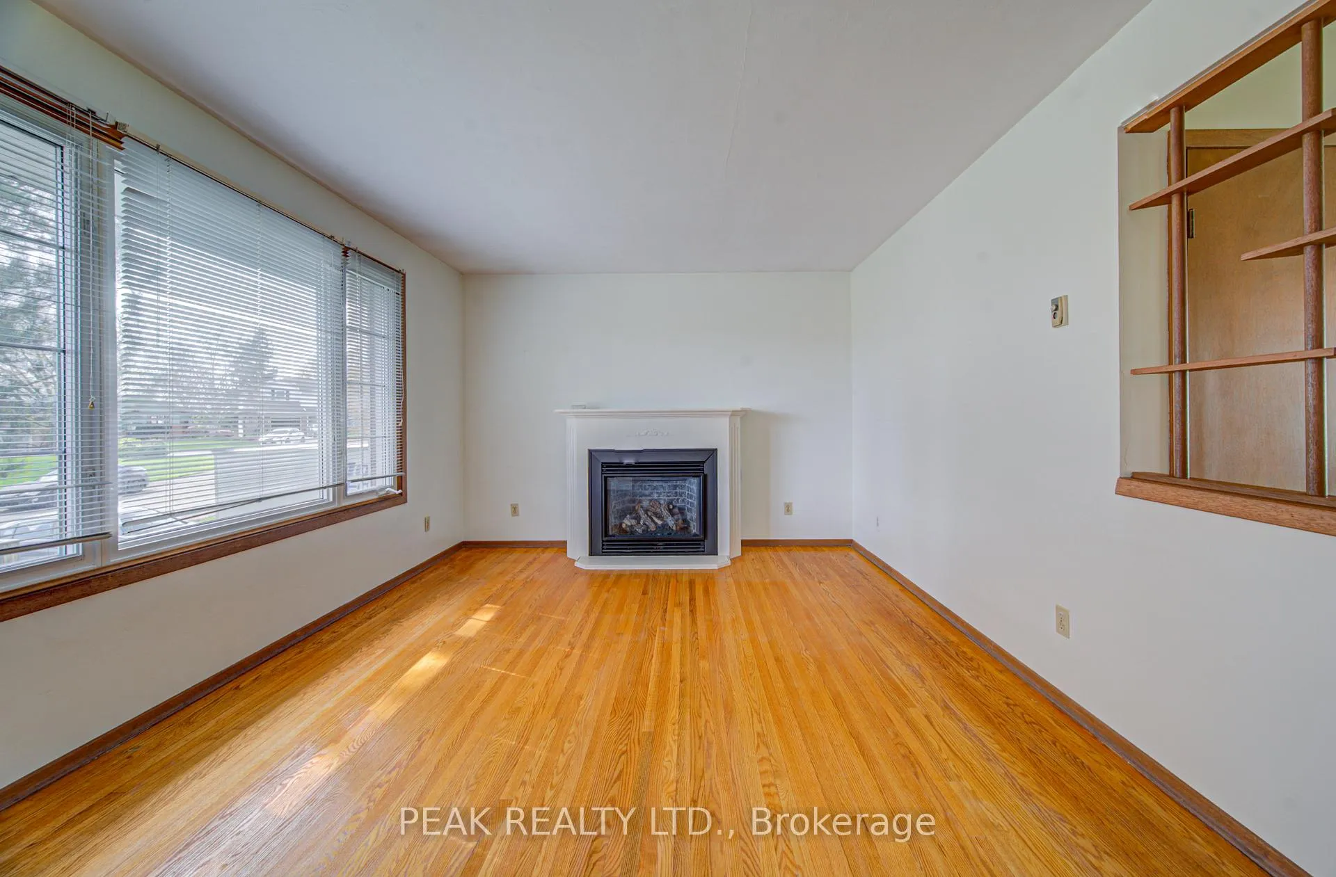 Photo 6 of 16 Centennial Crescent, Wilmot — HOMEH