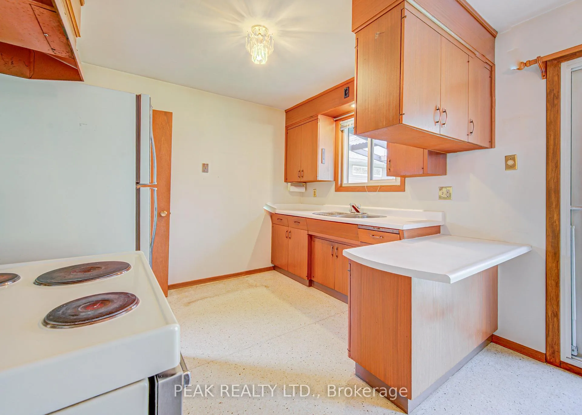 Photo 10 of 16 Centennial Crescent, Wilmot — HOMEH