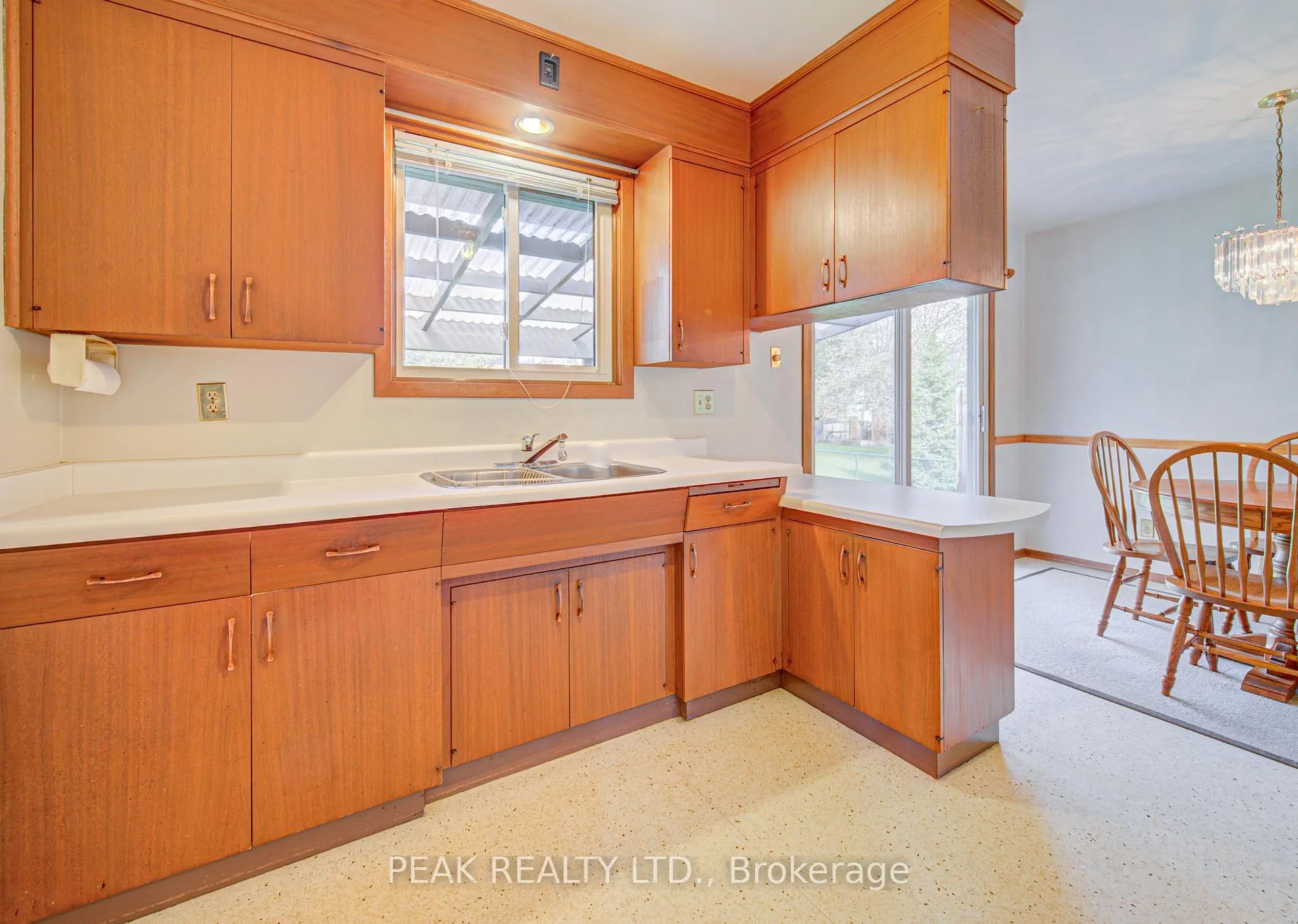 Photo 11 of 16 Centennial Crescent, Wilmot — HOMEH