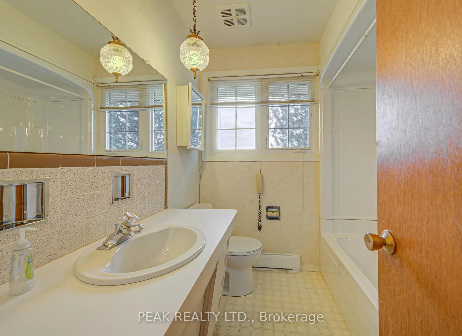 Photo 15 of 16 Centennial Crescent, Wilmot — HOMEH