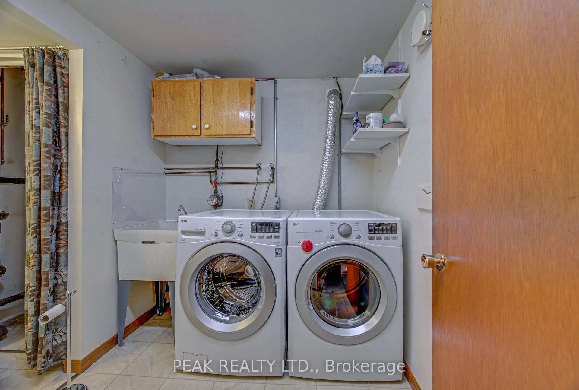 Photo 24 of 16 Centennial Crescent, Wilmot — HOMEH