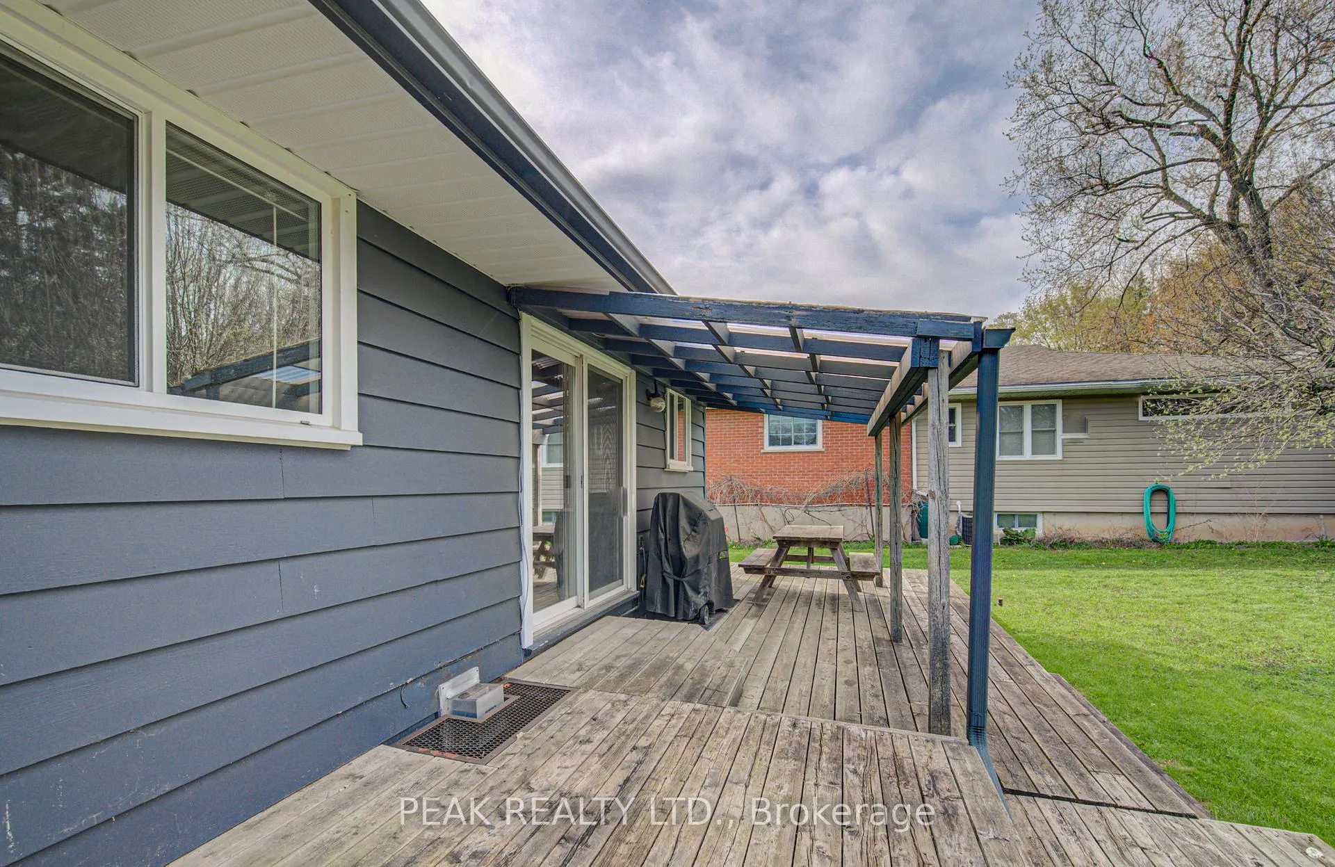 Photo 28 of 16 Centennial Crescent, Wilmot — HOMEH