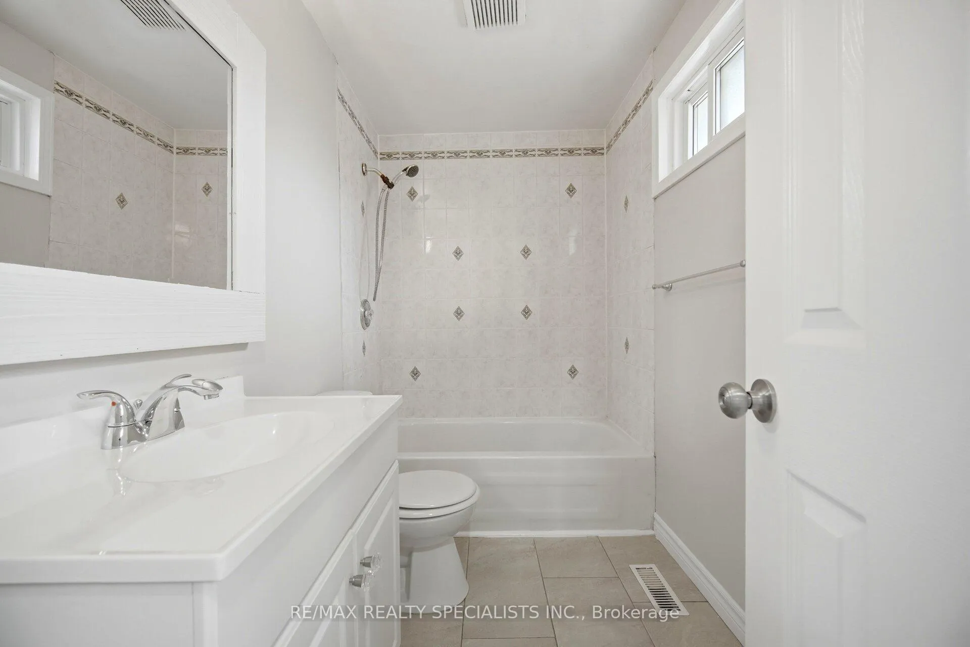 Photo 16 of 13 Heggie Road, Brampton, Madoc — HOMEH