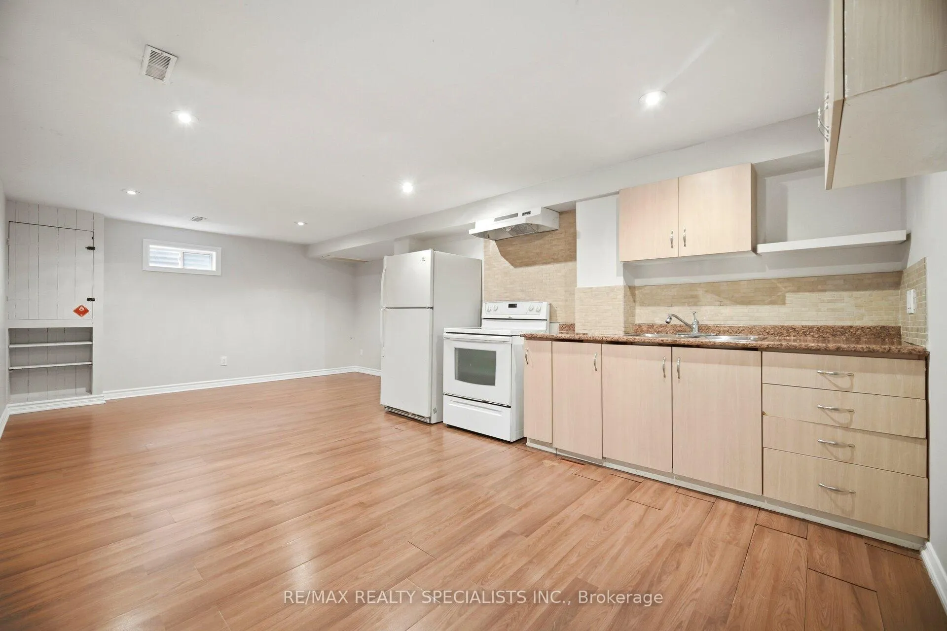 Photo 18 of 13 Heggie Road, Brampton, Madoc — HOMEH