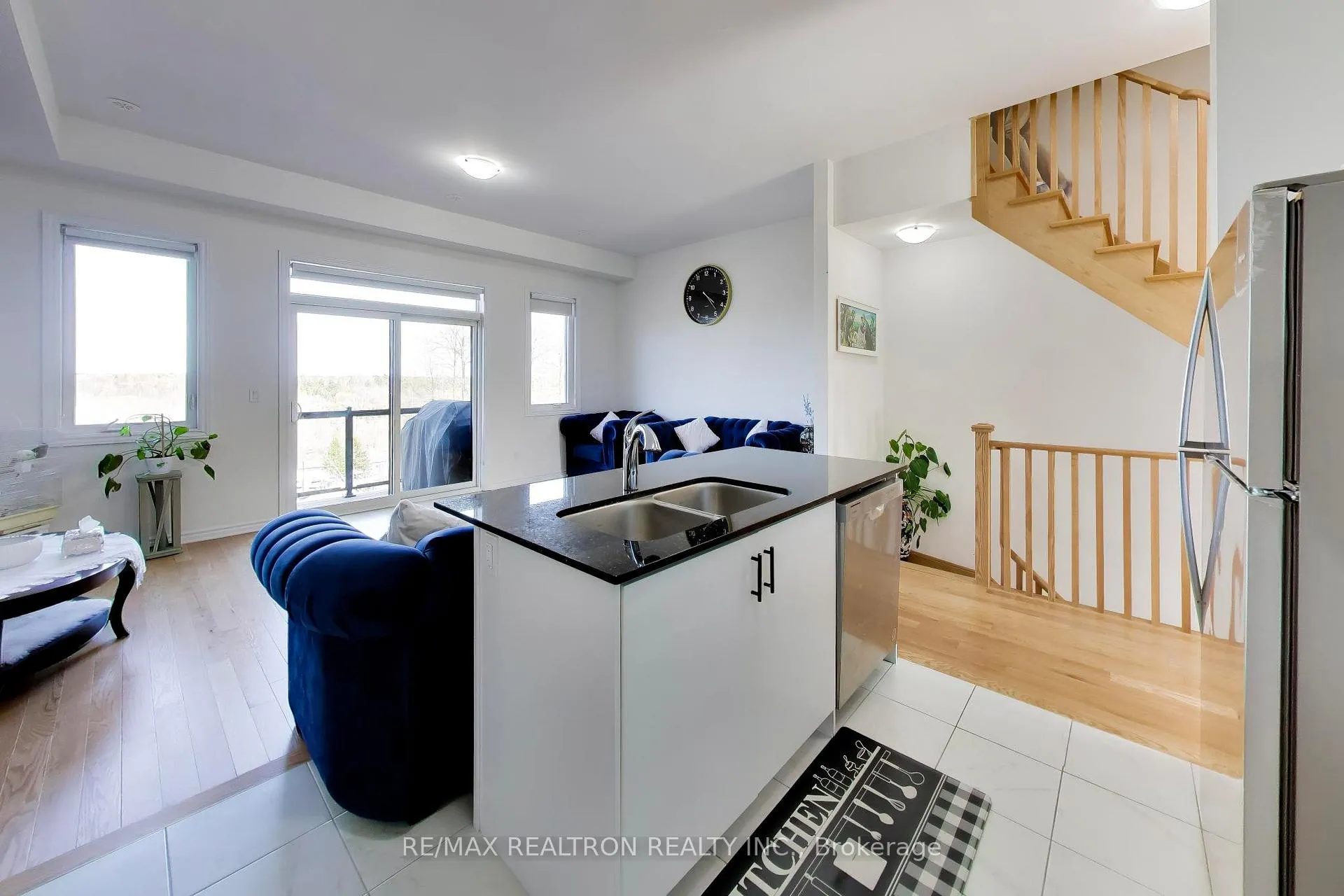 Photo 20 of 11 Inverary Crescent, Vaughan, Elder Mills — HOMEH