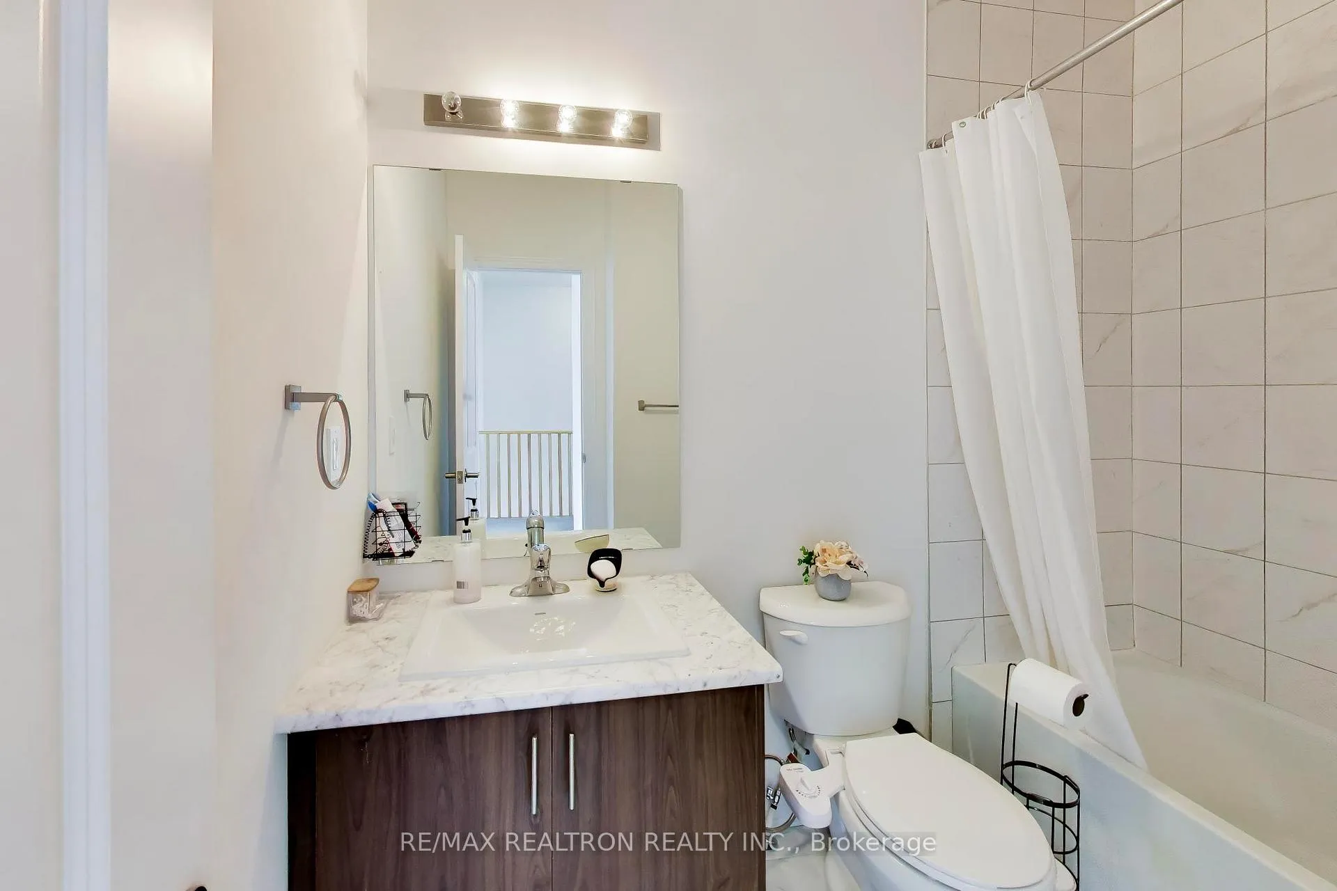 Photo 32 of 11 Inverary Crescent, Vaughan, Elder Mills — HOMEH