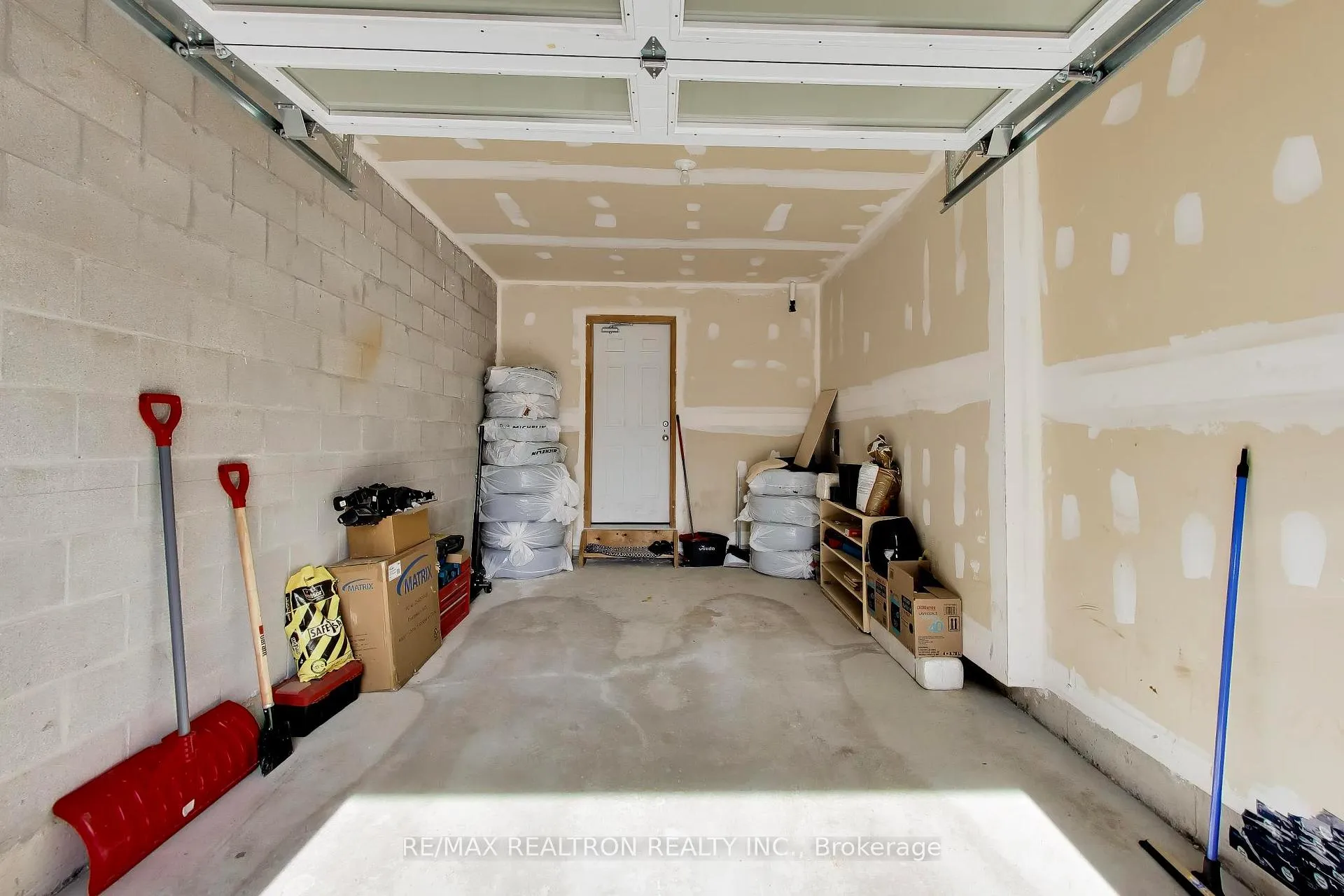 Photo 34 of 11 Inverary Crescent, Vaughan, Elder Mills — HOMEH