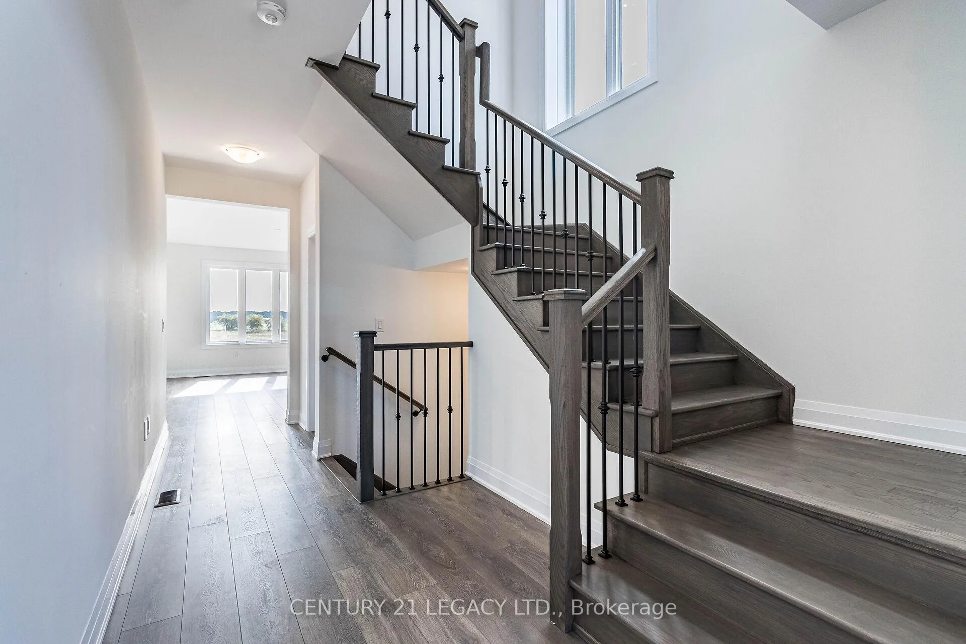 Photo 4 of 30 Union Boulevard, Wasaga Beach — HOMEH