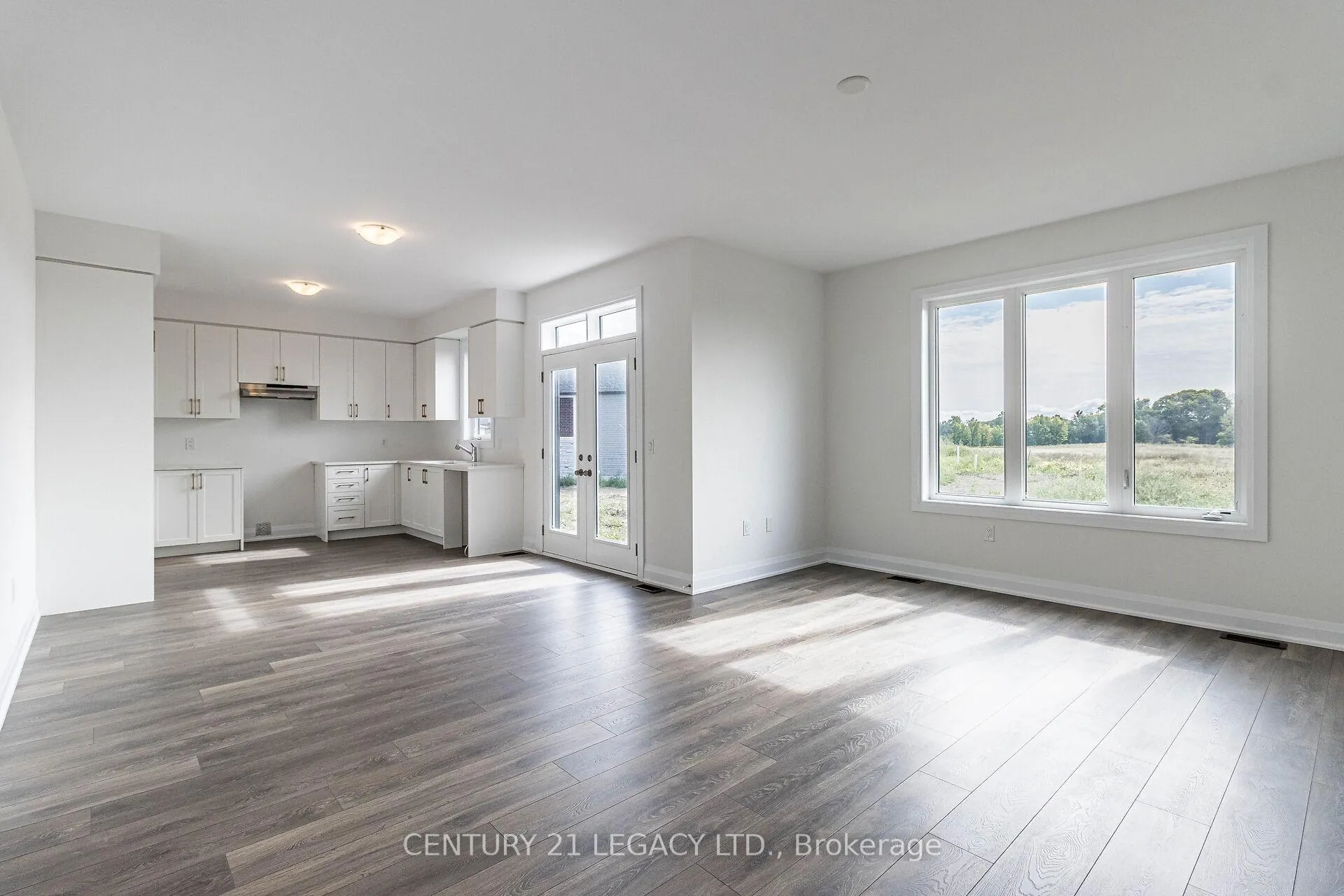Photo 6 of 30 Union Boulevard, Wasaga Beach — HOMEH