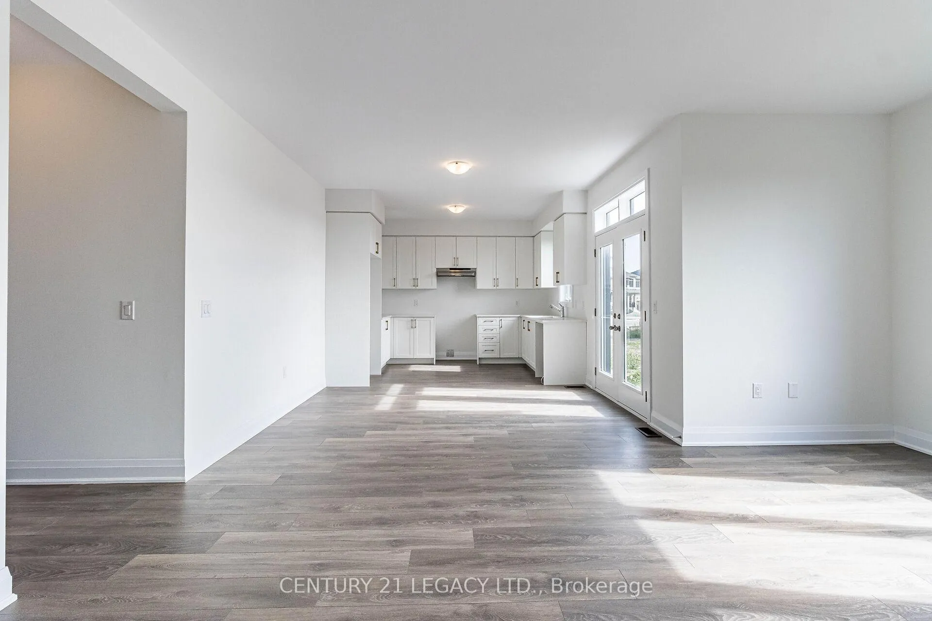 Photo 7 of 30 Union Boulevard, Wasaga Beach — HOMEH