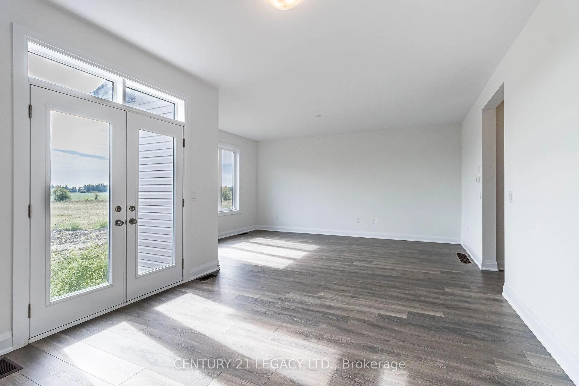 Photo 13 of 30 Union Boulevard, Wasaga Beach — HOMEH