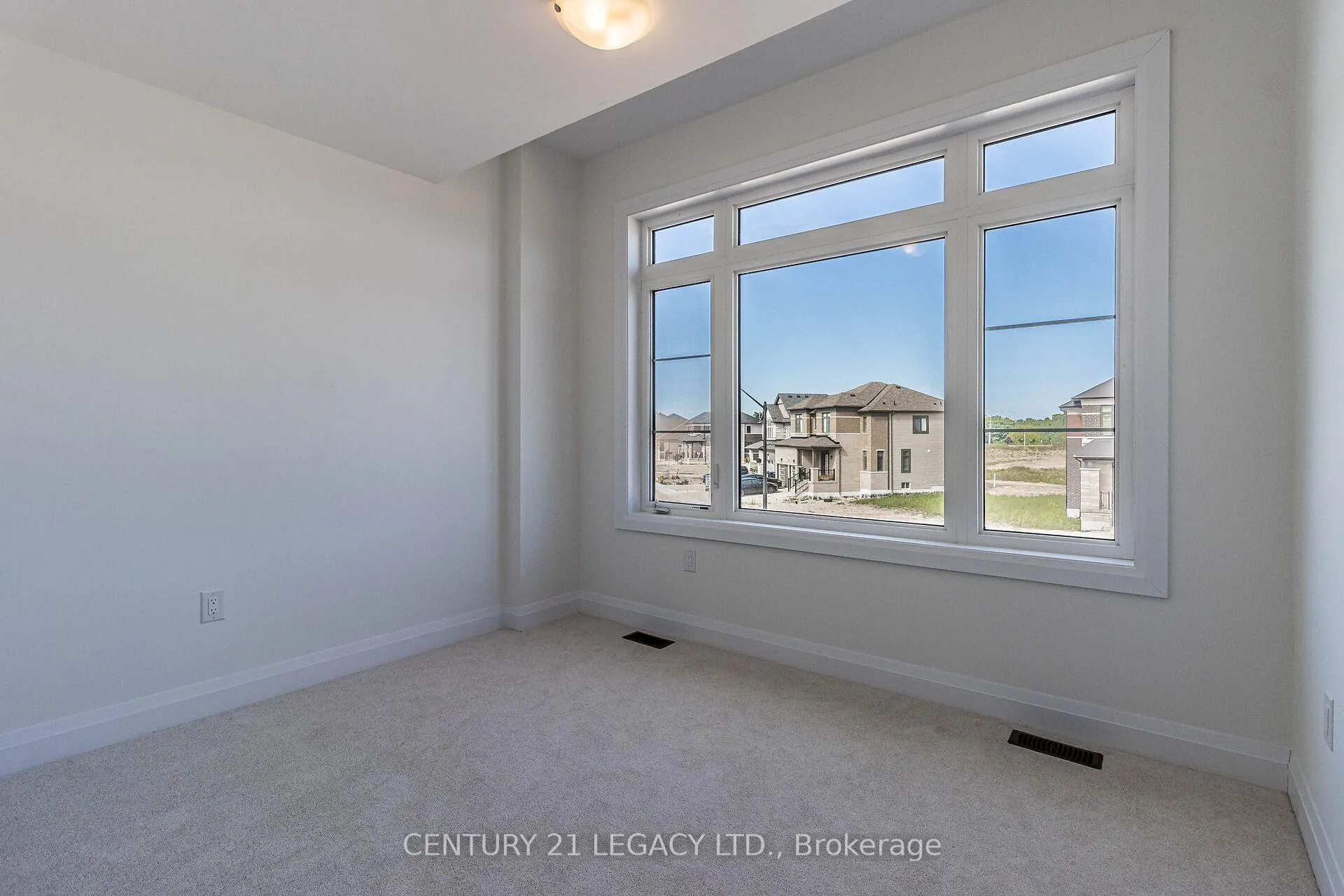 Photo 19 of 30 Union Boulevard, Wasaga Beach — HOMEH