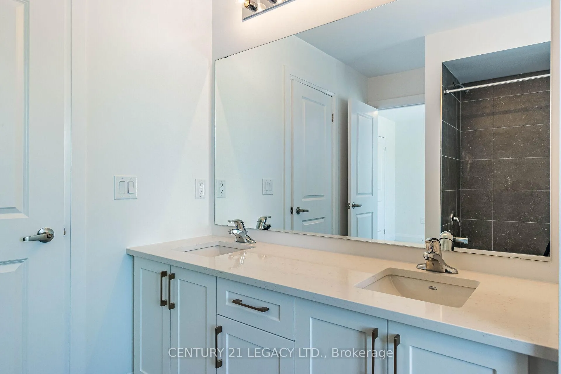 Photo 25 of 30 Union Boulevard, Wasaga Beach — HOMEH