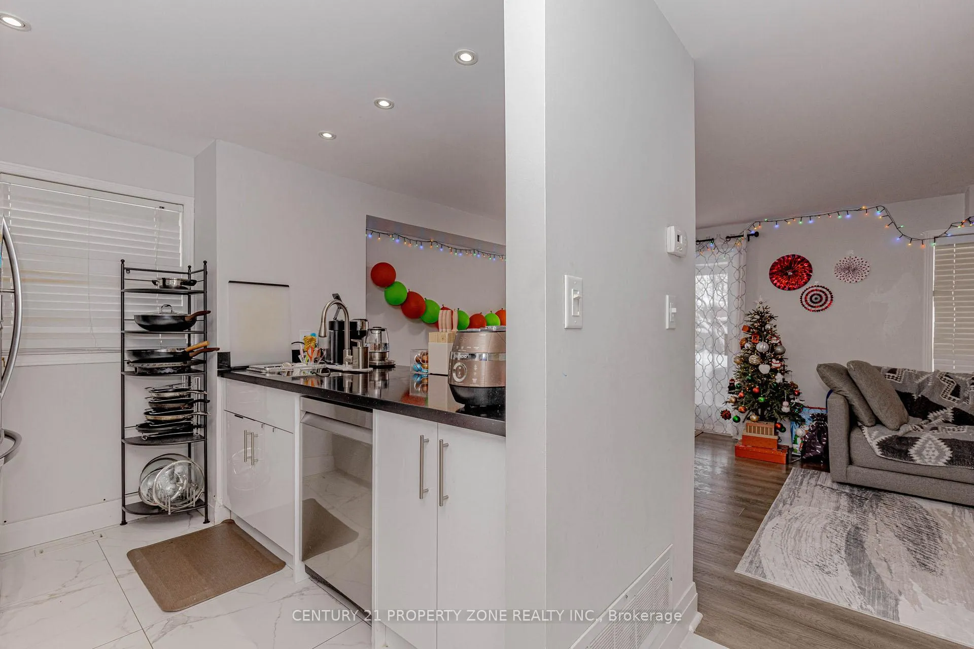 Photo 8 of 13 White Elm Road, Barrie, Holly — HOMEH