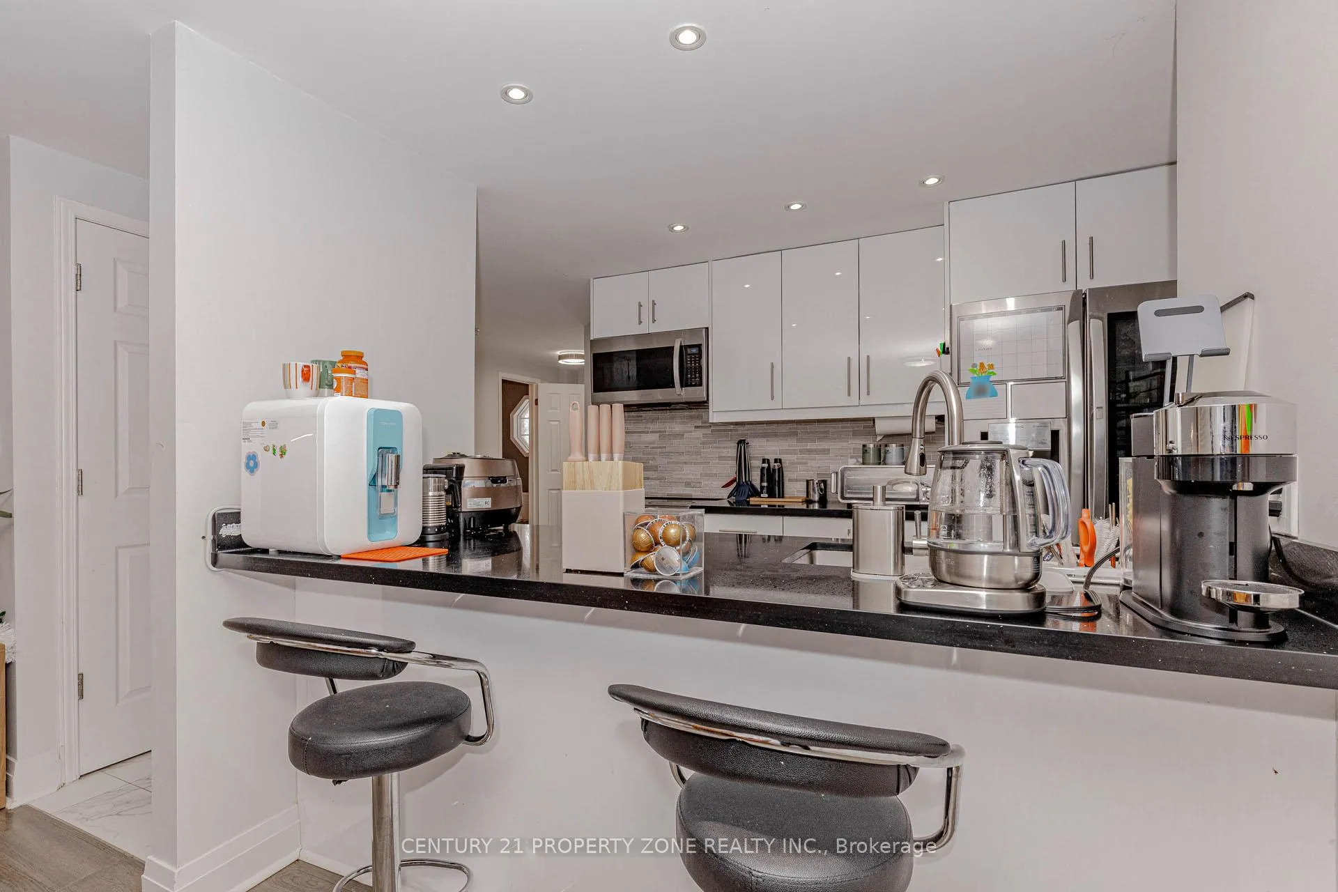 Photo 9 of 13 White Elm Road, Barrie, Holly — HOMEH