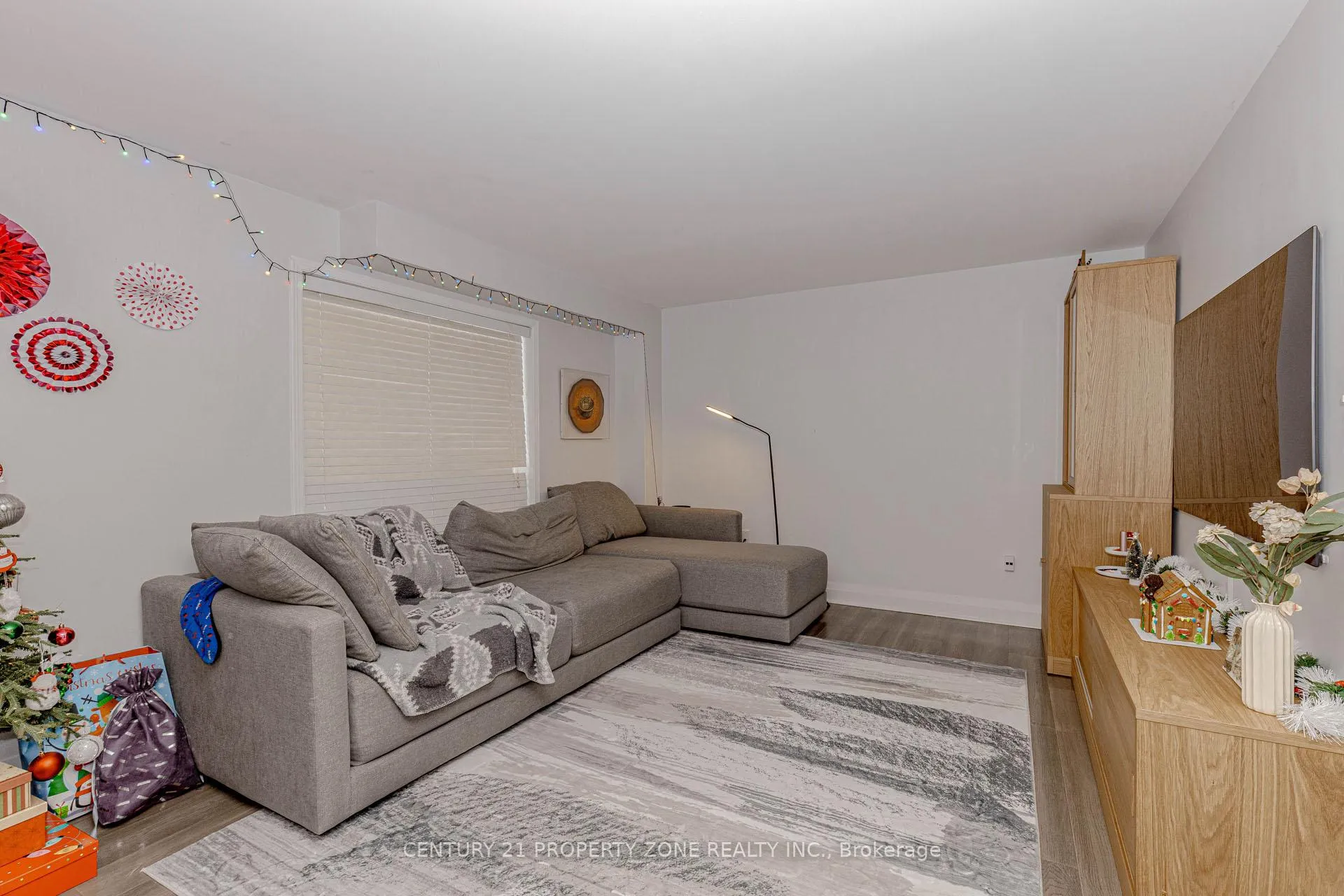 Photo 11 of 13 White Elm Road, Barrie, Holly — HOMEH