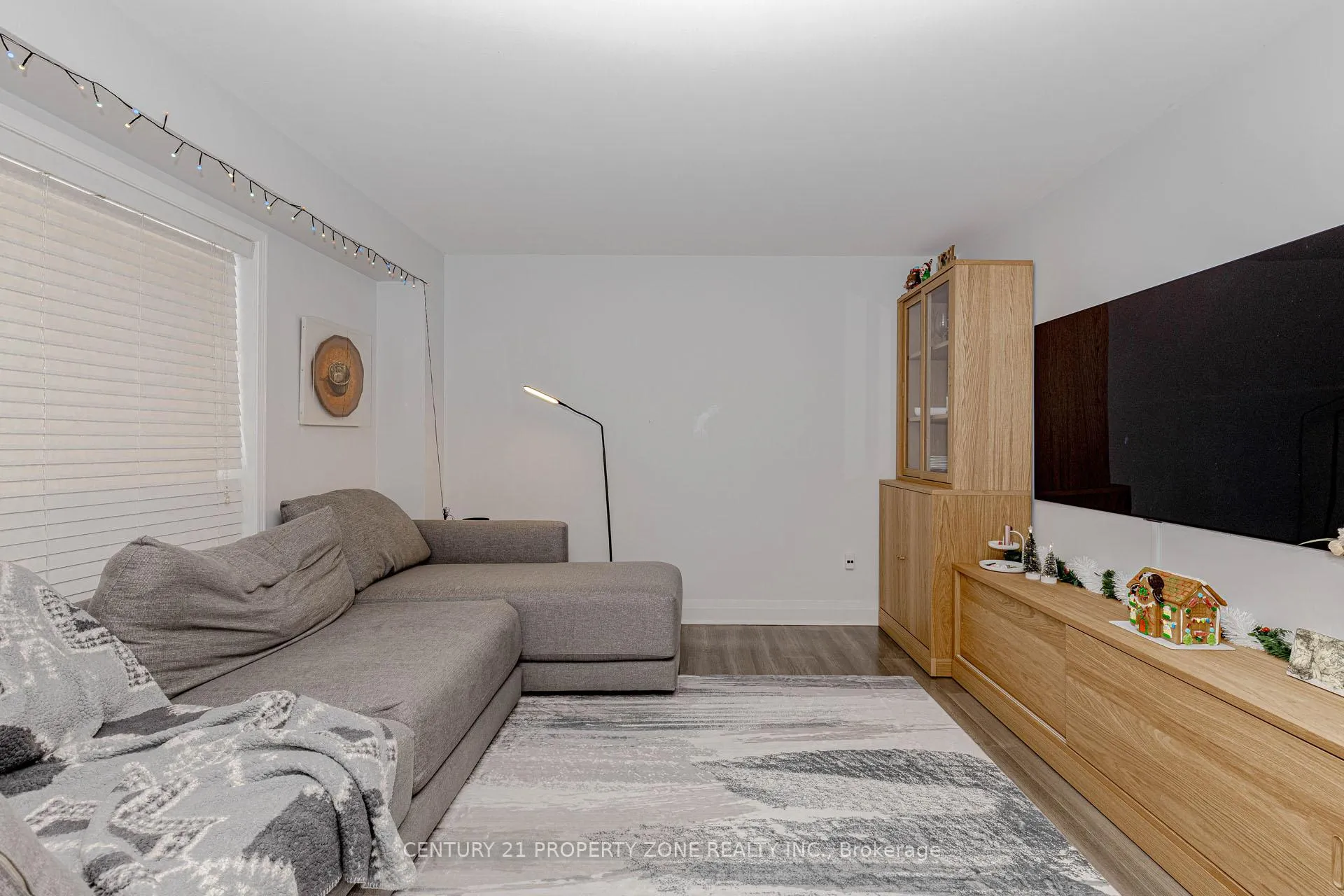 Photo 12 of 13 White Elm Road, Barrie, Holly — HOMEH