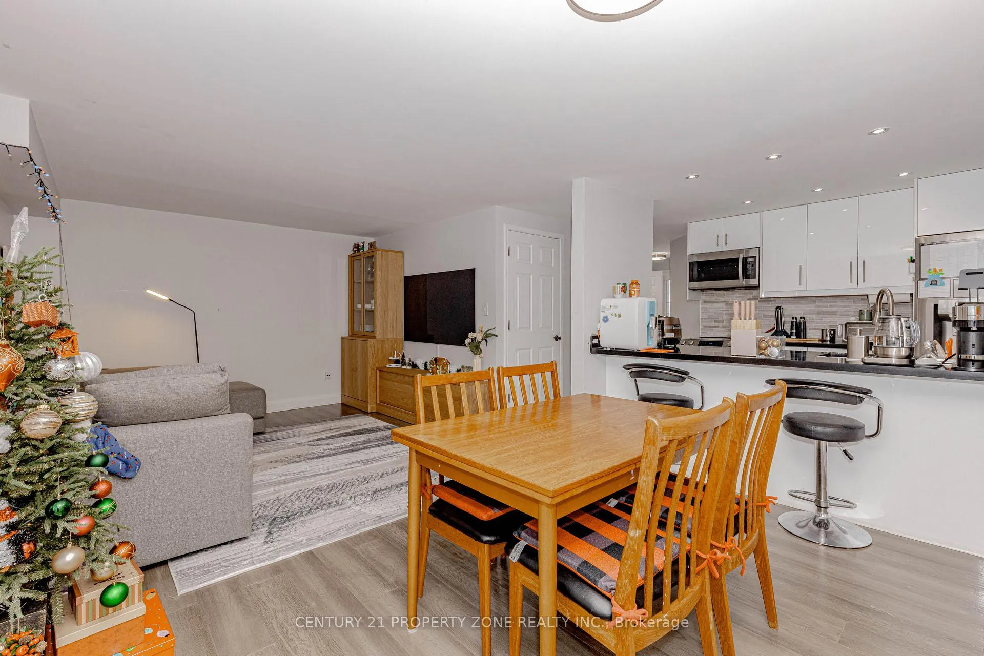 Photo 16 of 13 White Elm Road, Barrie, Holly — HOMEH