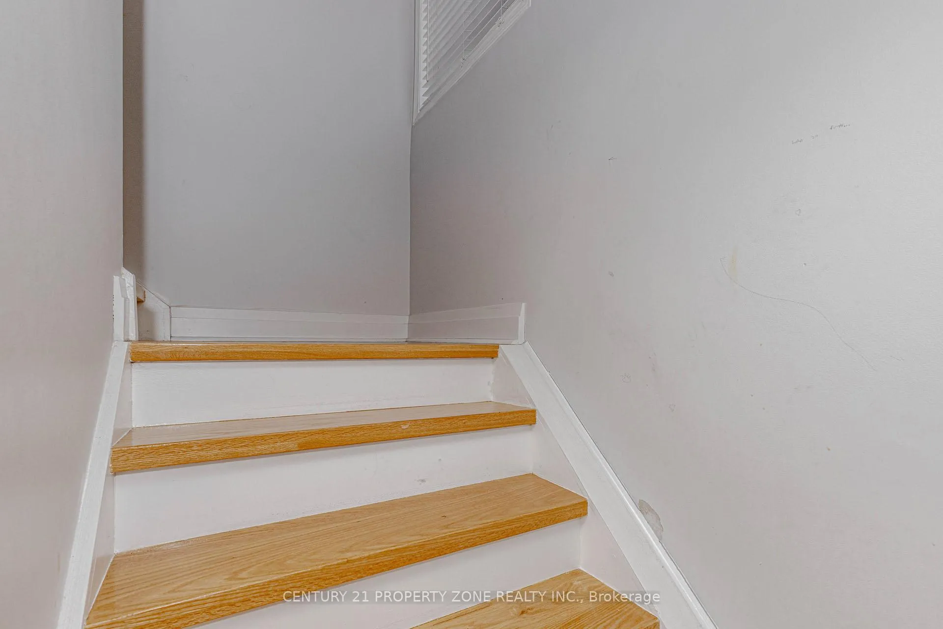 Photo 22 of 13 White Elm Road, Barrie, Holly — HOMEH