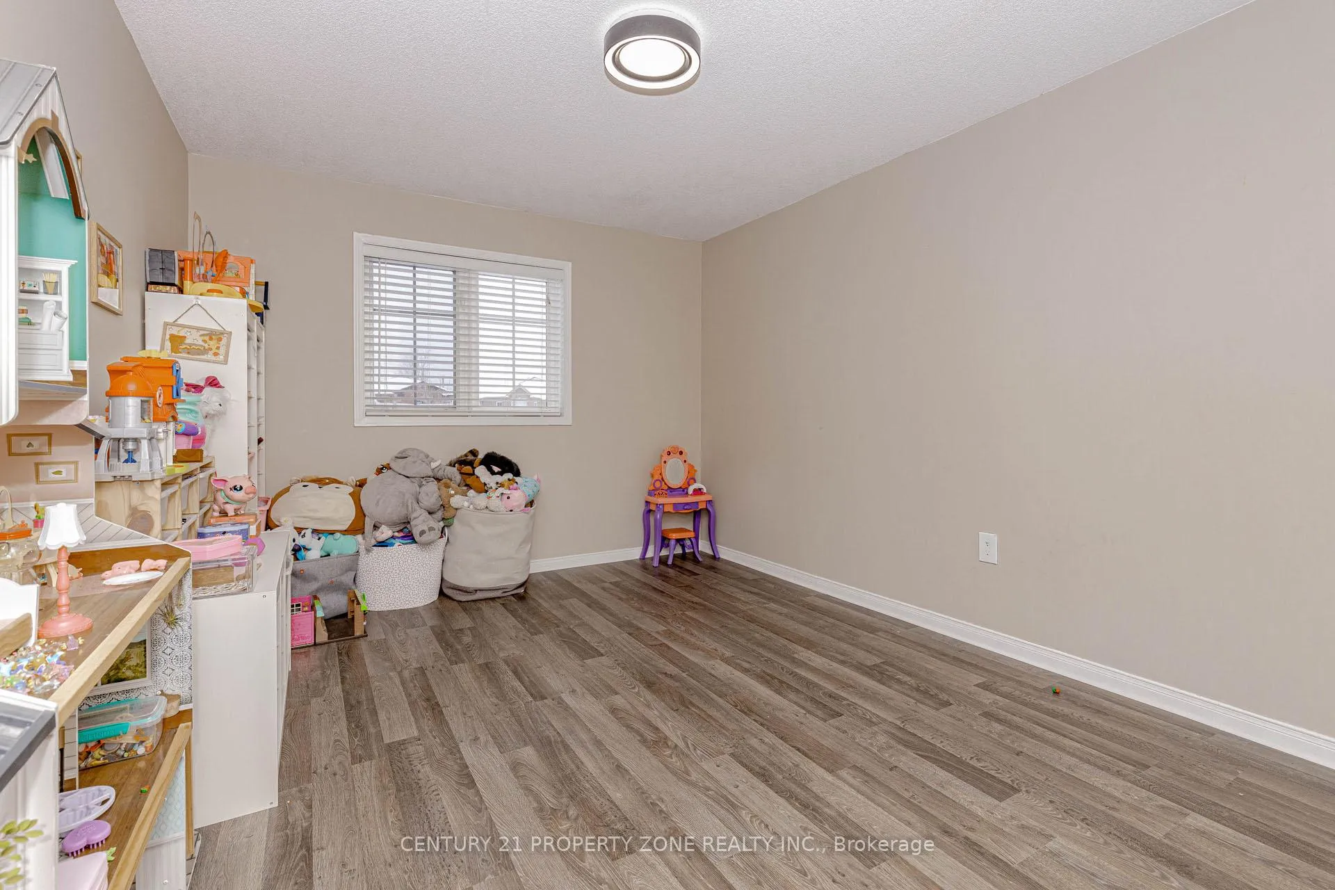 Photo 35 of 13 White Elm Road, Barrie, Holly — HOMEH