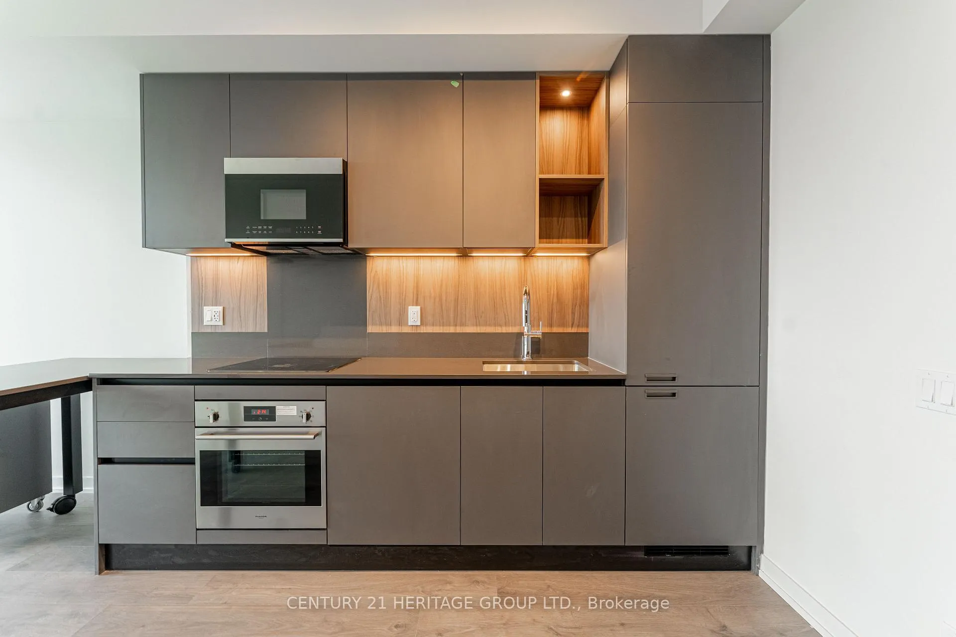 Photo 3 of Unit 2603, 39 Mary Street, Barrie, City Centre — HOMEH