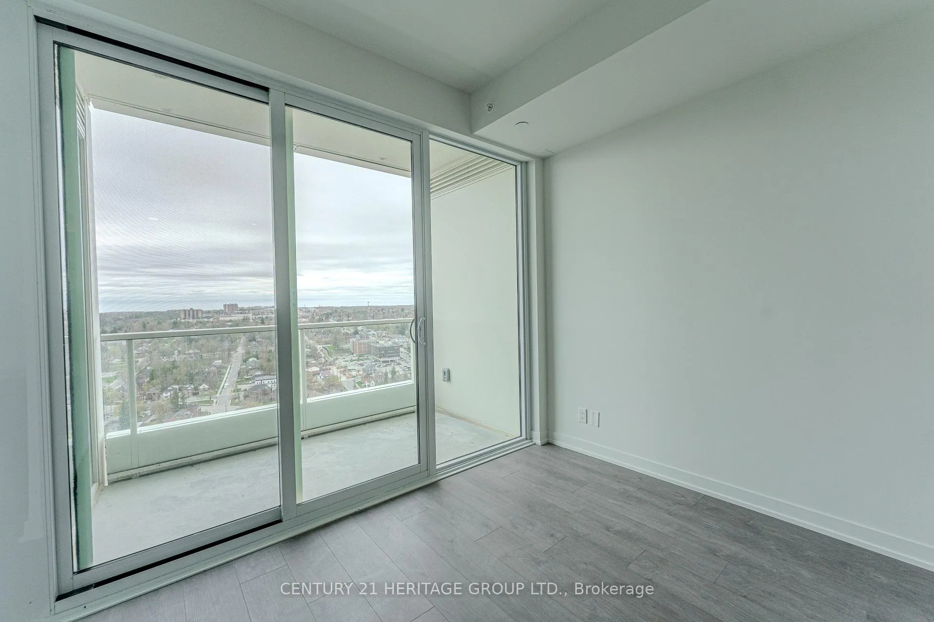 Photo 5 of Unit 2603, 39 Mary Street, Barrie, City Centre — HOMEH