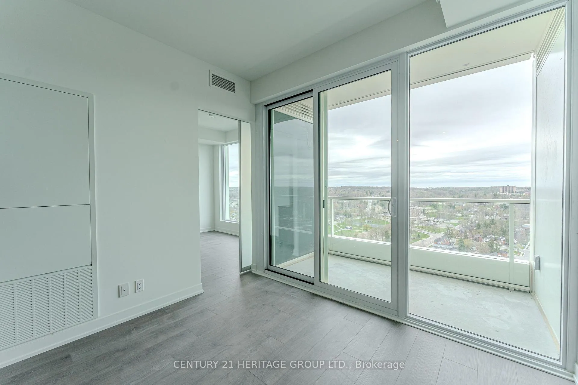 Photo 6 of Unit 2603, 39 Mary Street, Barrie, City Centre — HOMEH