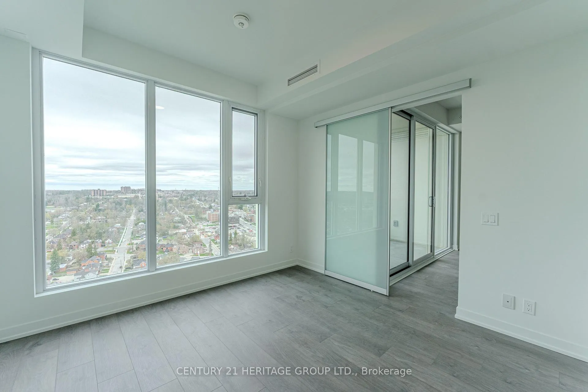 Photo 9 of Unit 2603, 39 Mary Street, Barrie, City Centre — HOMEH