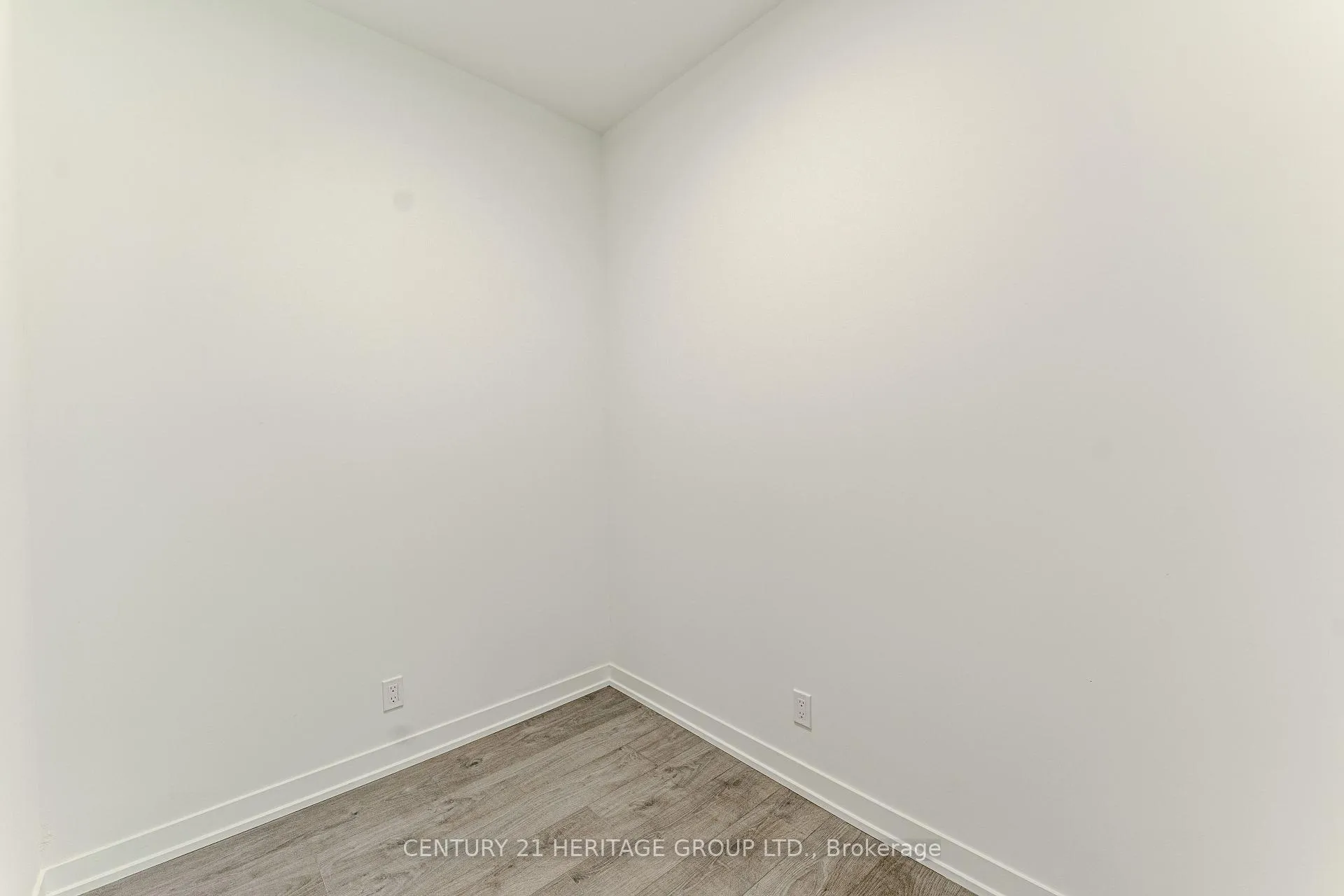 Photo 10 of Unit 2603, 39 Mary Street, Barrie, City Centre — HOMEH