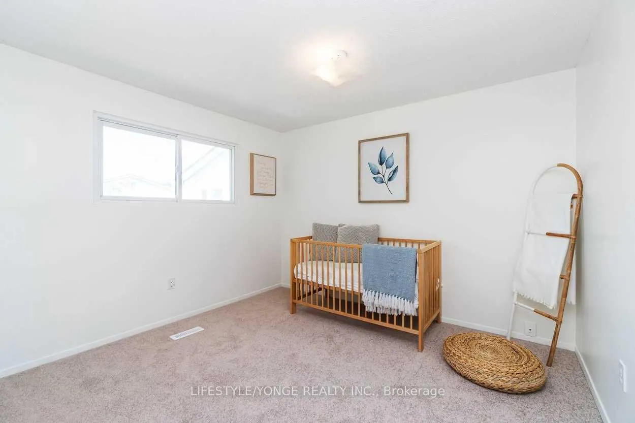 Photo 11 of 234 Mullen Drive, Vaughan, Brownridge — HOMEH