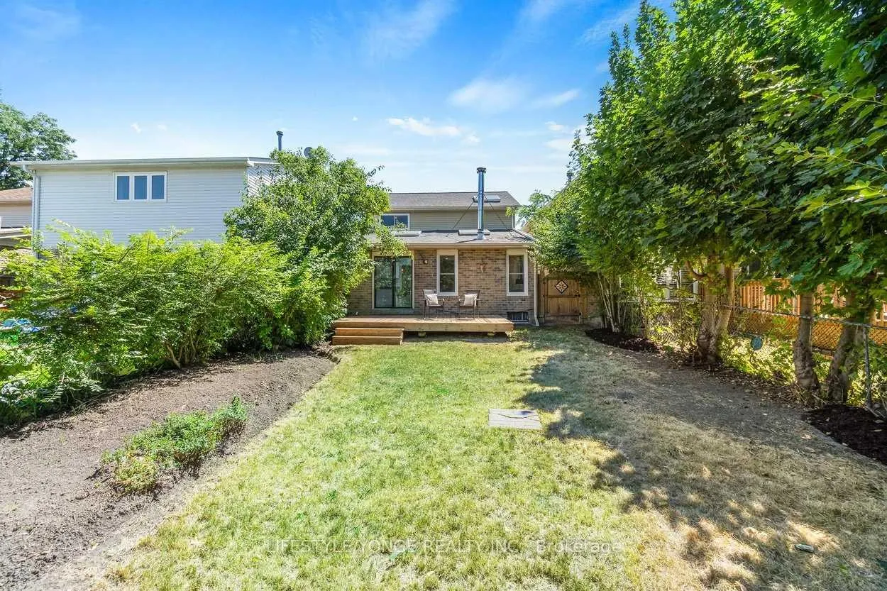 Photo 15 of 234 Mullen Drive, Vaughan, Brownridge — HOMEH