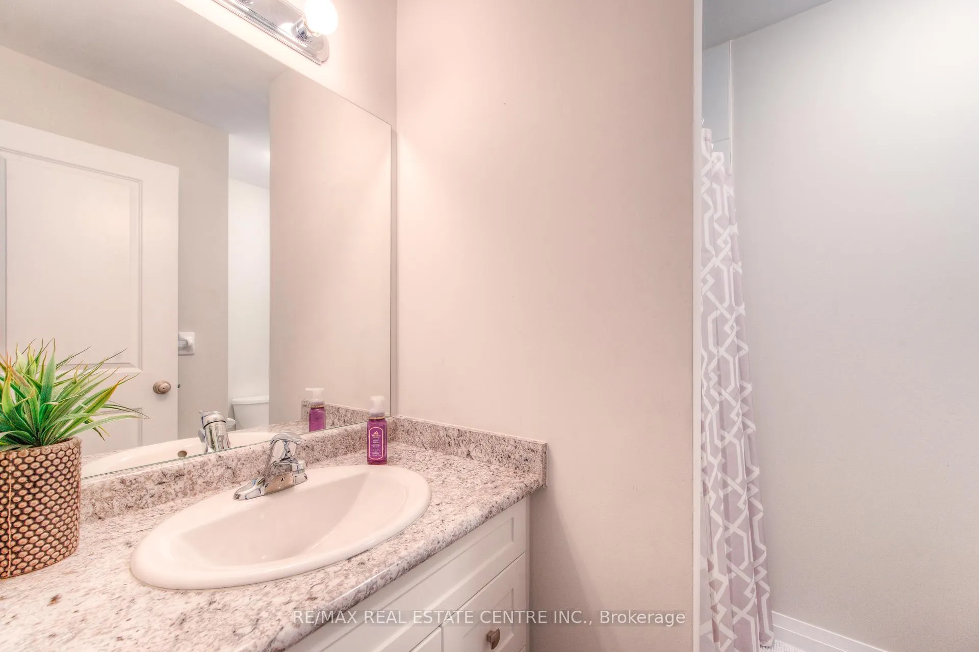 Photo 7 of Unit C7, 24 Morrison Road, Kitchener, Centreville Chicopee — HOMEH