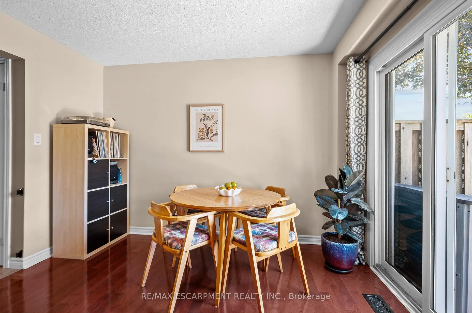 Photo 12 of Unit 12, 610 Barton Street, Hamilton, Stoney Creek — HOMEH