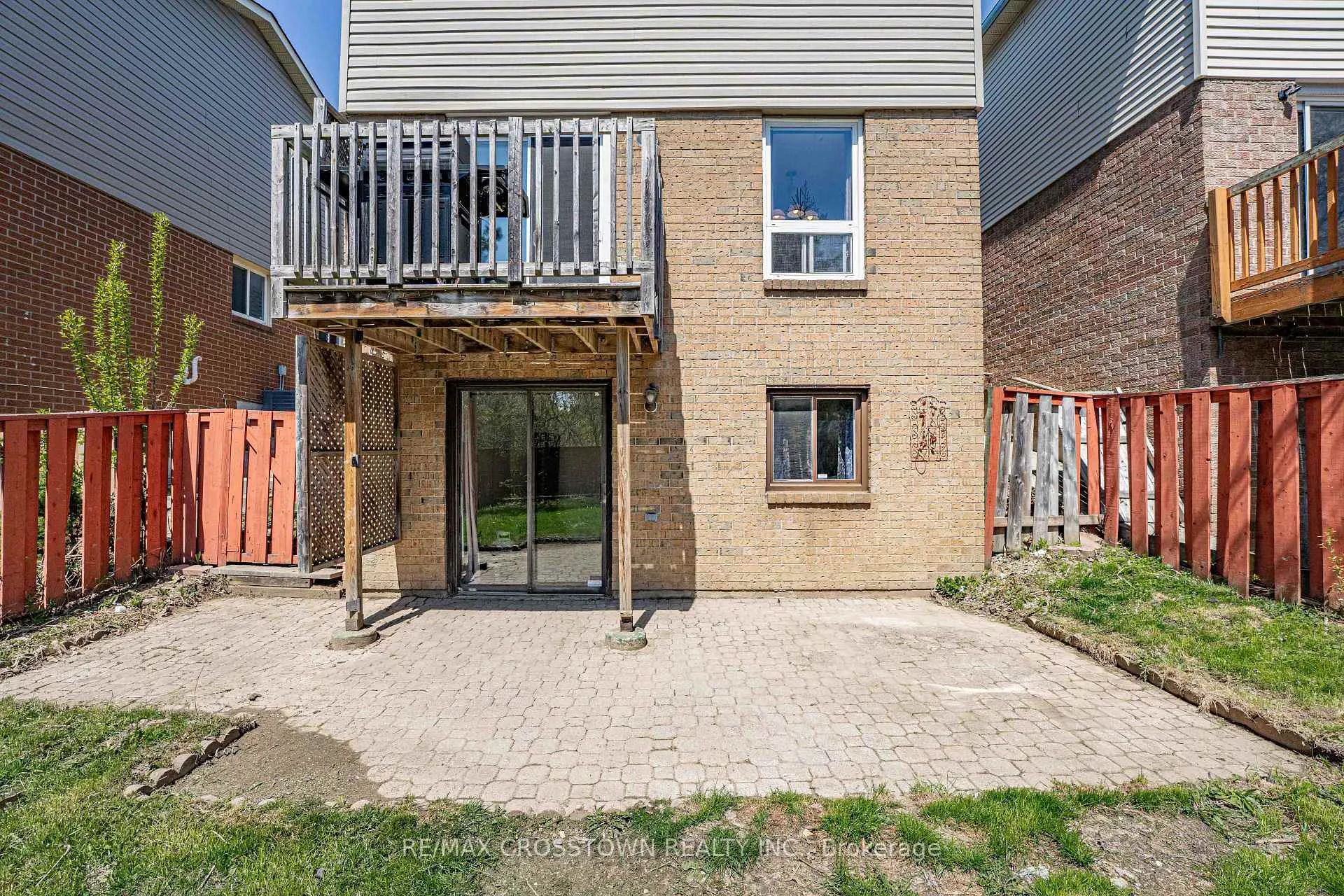 Photo 4 of 24 Cassander Crescent, Brampton, Heart Lake East — HOMEH