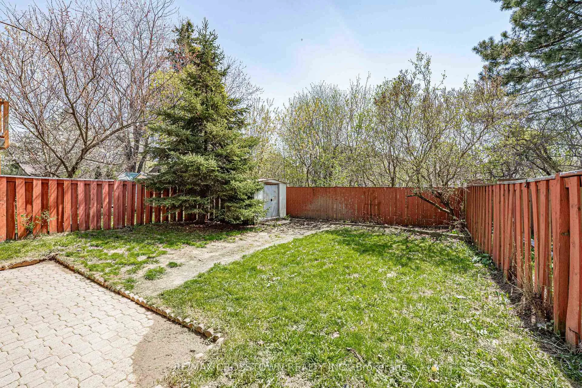 Photo 5 of 24 Cassander Crescent, Brampton, Heart Lake East — HOMEH