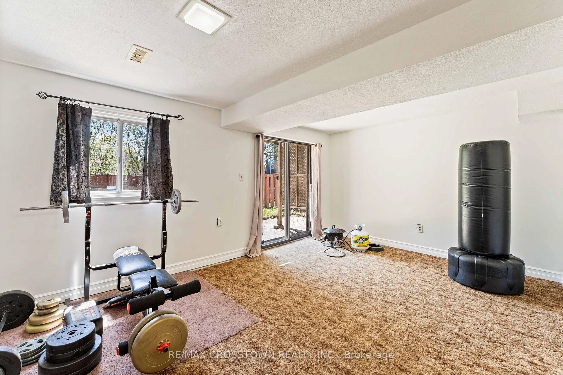 Photo 19 of 24 Cassander Crescent, Brampton, Heart Lake East — HOMEH