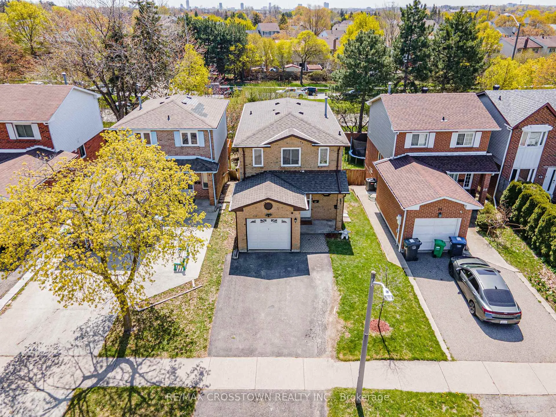 Photo 30 of 24 Cassander Crescent, Brampton, Heart Lake East — HOMEH