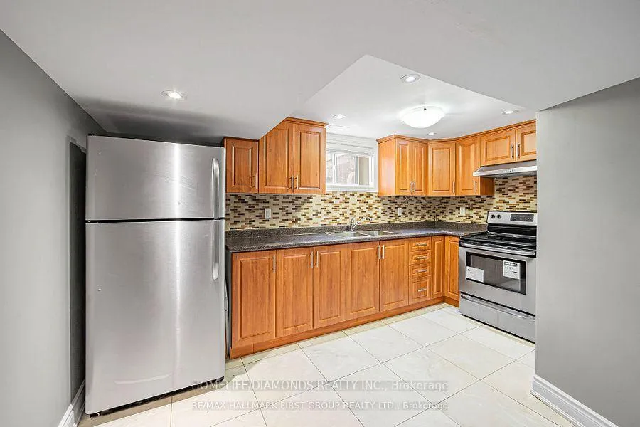 Photo 3 of Unit BSMT, 16 Brisco Street, Brampton, Brampton North — HOMEH