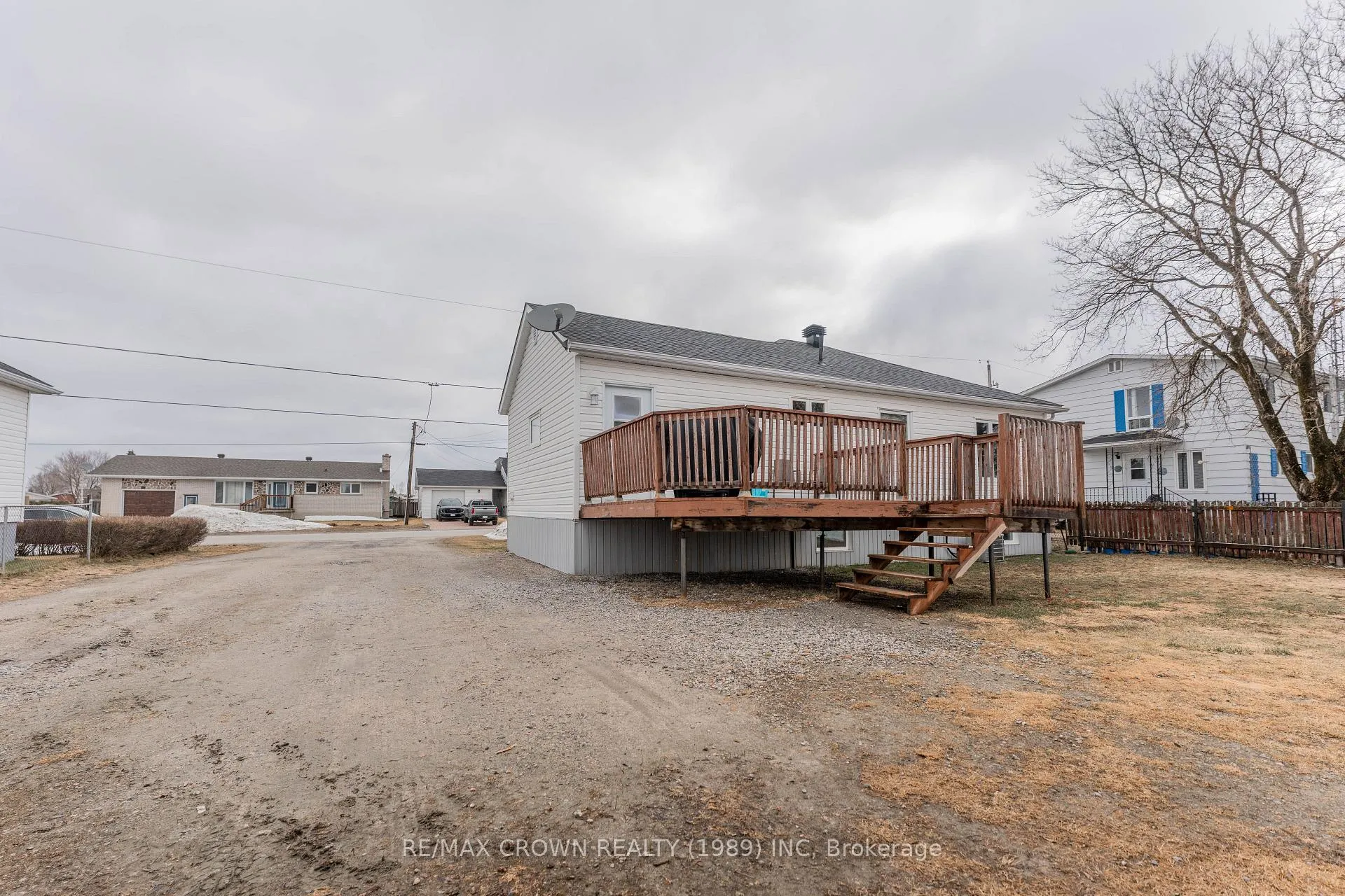 Photo 2 of 43 De L'Etang Boulevard, Kapuskasing — HOMEH