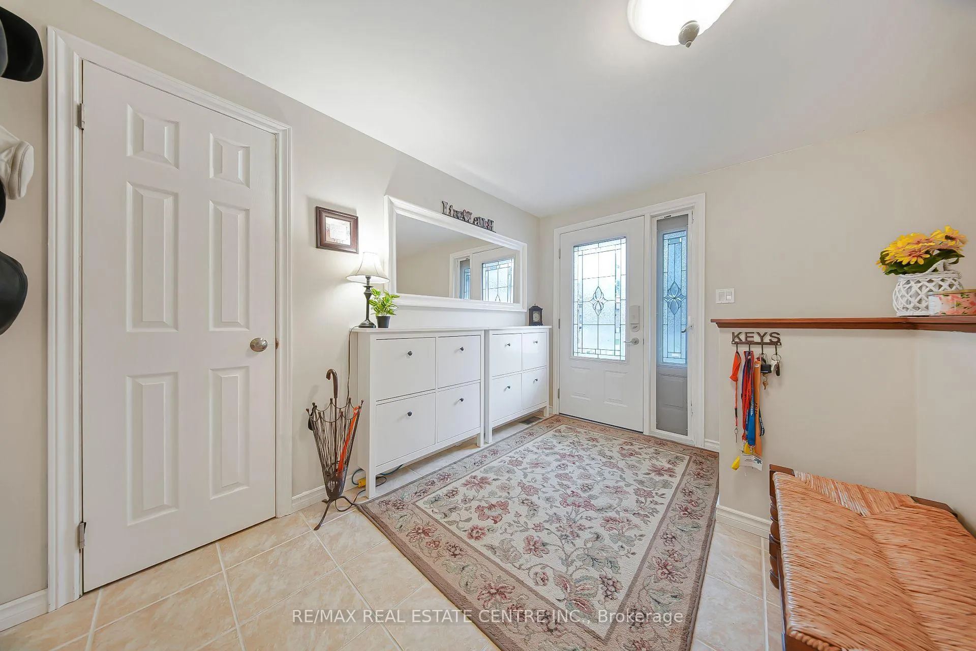 Photo 5 of 9 Village Road, Wellesley — HOMEH