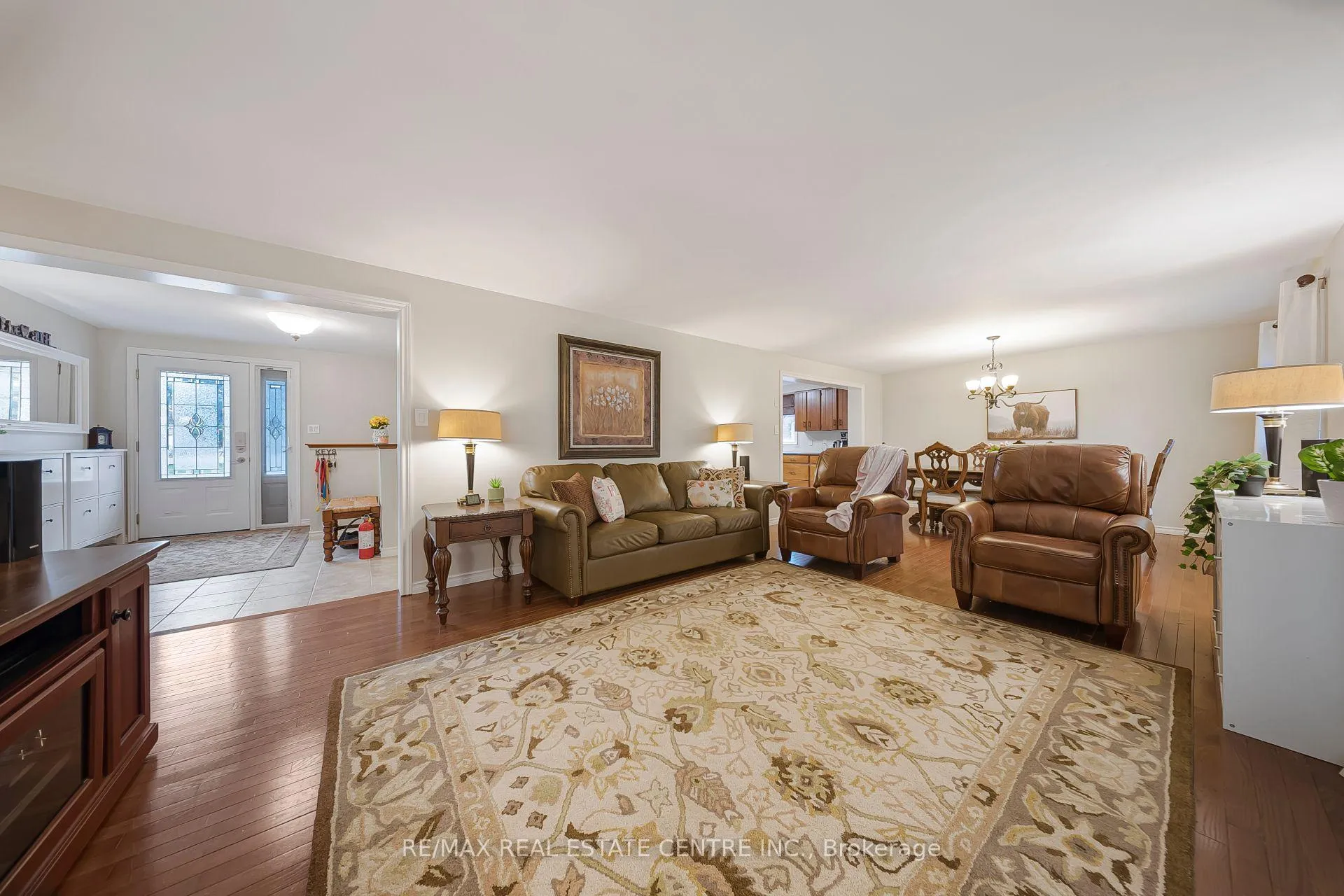 Photo 10 of 9 Village Road, Wellesley — HOMEH