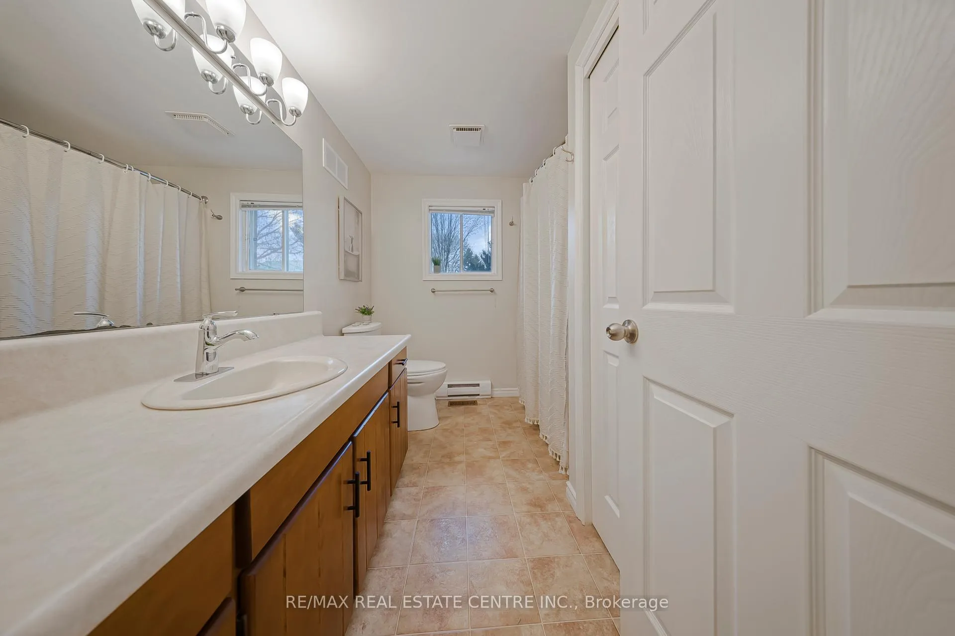 Photo 20 of 9 Village Road, Wellesley — HOMEH
