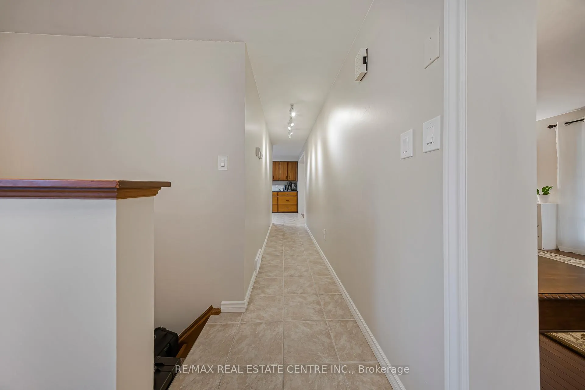 Photo 26 of 9 Village Road, Wellesley — HOMEH