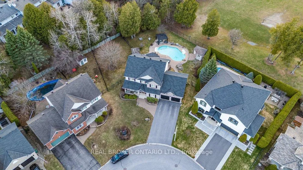 Photo 2 of 32 Feldspar Crescent, Ottawa, Stittsville (Central) — HOMEH