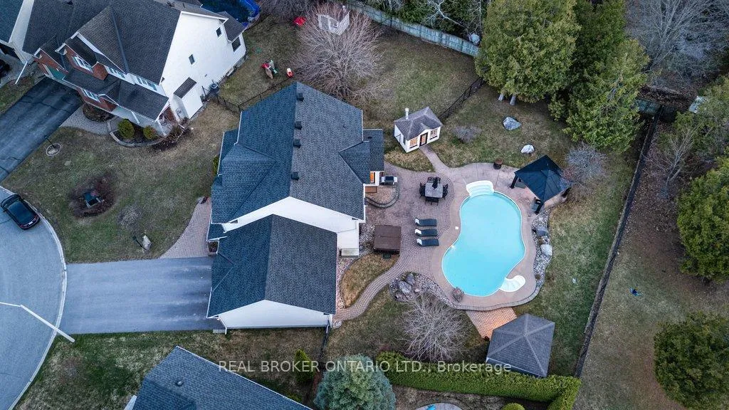 Photo 3 of 32 Feldspar Crescent, Ottawa, Stittsville (Central) — HOMEH