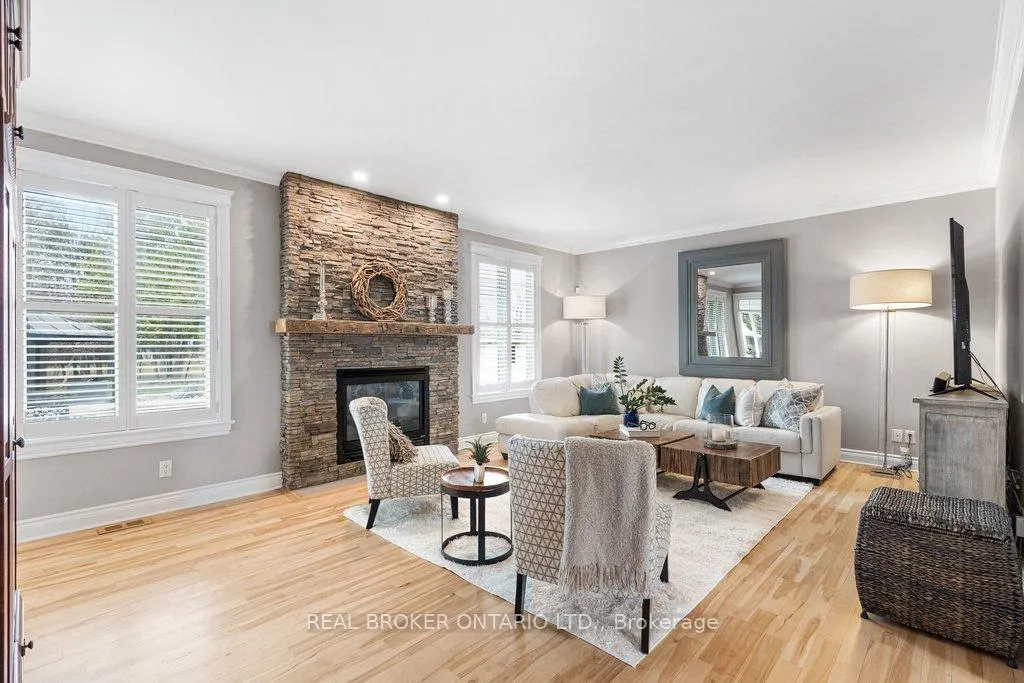 Photo 10 of 32 Feldspar Crescent, Ottawa, Stittsville (Central) — HOMEH
