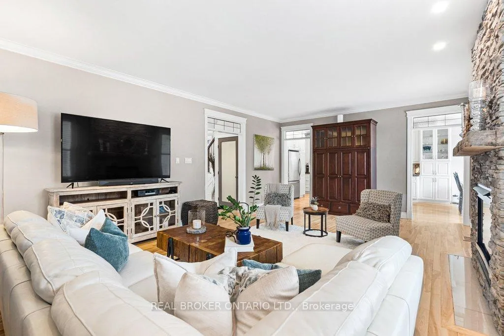 Photo 11 of 32 Feldspar Crescent, Ottawa, Stittsville (Central) — HOMEH