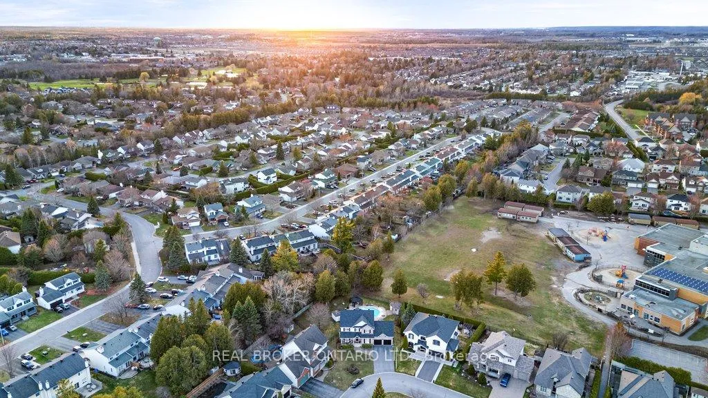 Photo 49 of 32 Feldspar Crescent, Ottawa, Stittsville (Central) — HOMEH