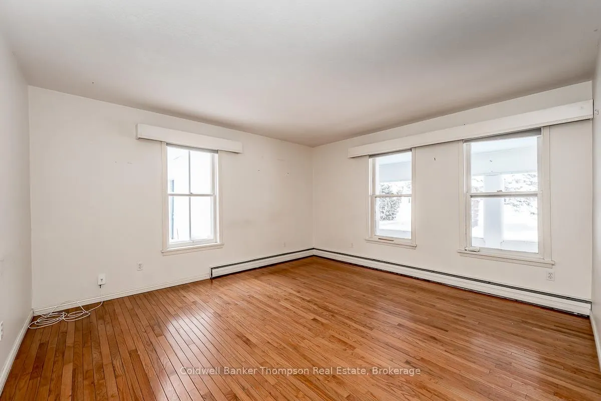 Photo 3 of Unit Unit A, 145 Front Street, Bracebridge, Macaulay — HOMEH